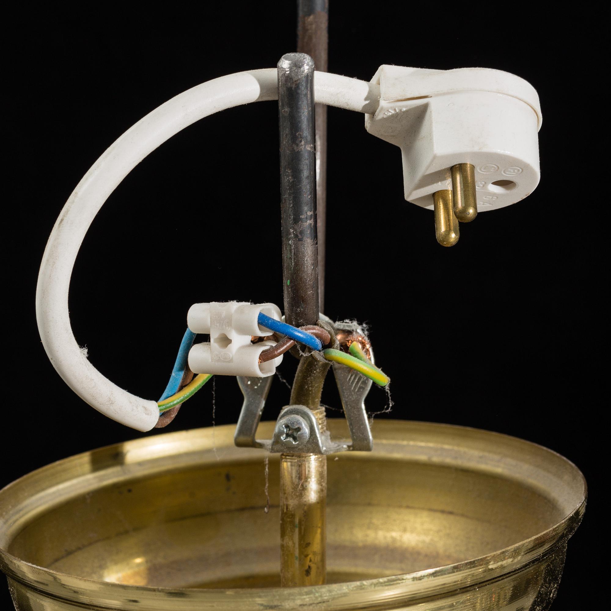 A mid 20th century Gustavian style chandelier.