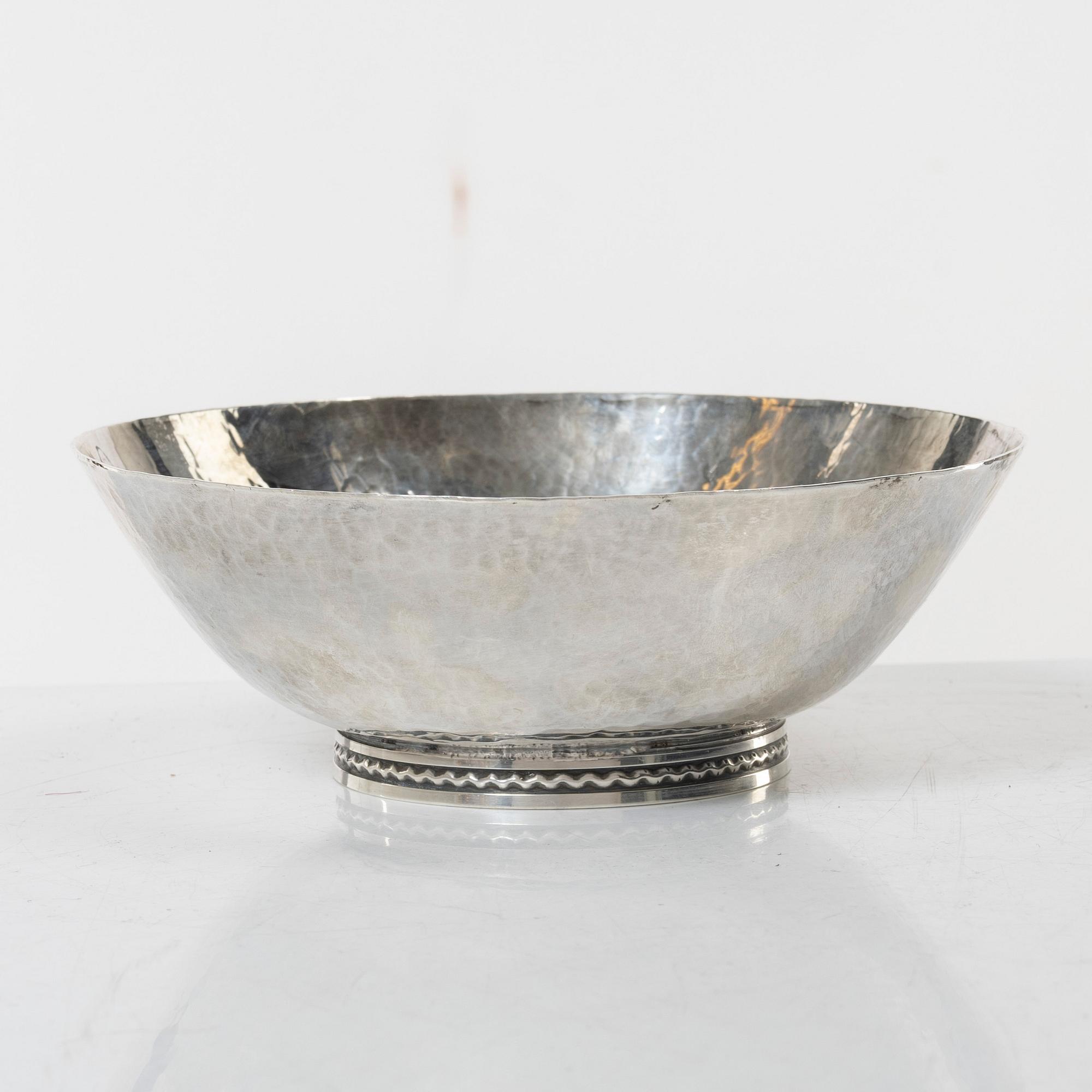 Eric Löfman, Bowl, silver, MEMA, 2002.