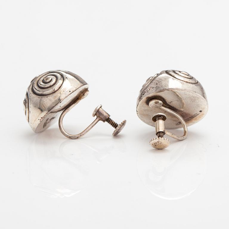 Halsband och örhängen "Skatten från Halikko", sterlingsilver. Kalevala Koru, Helsingfors 1969-1970.