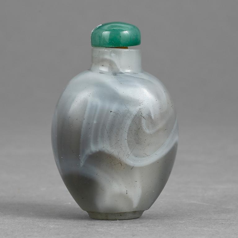 SNUSFLASKA, Kina, troligen glas 1900-talets första del.