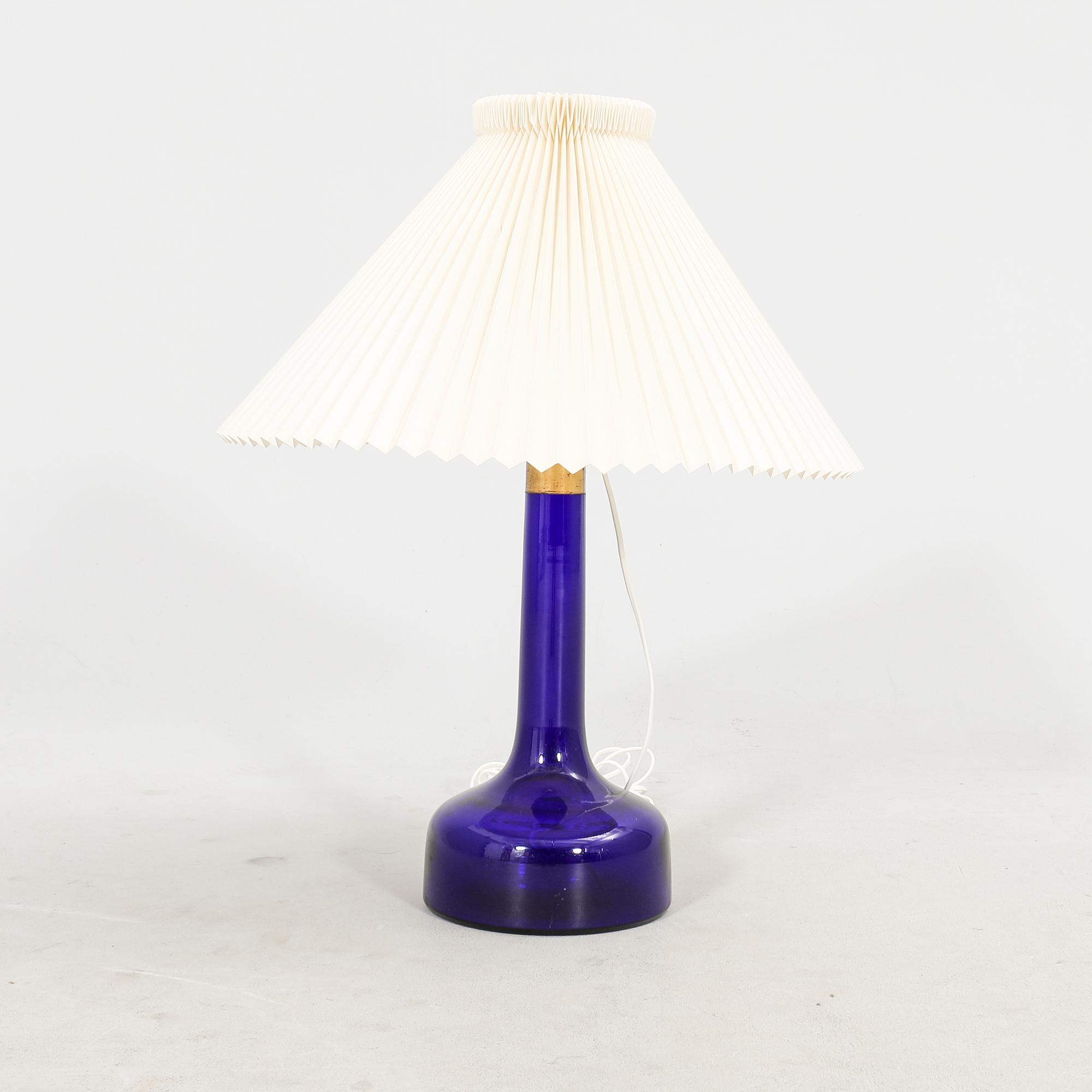 Bordslampa Le Klint/ Holmegaard Danmark 1900-talets andra hälft.
