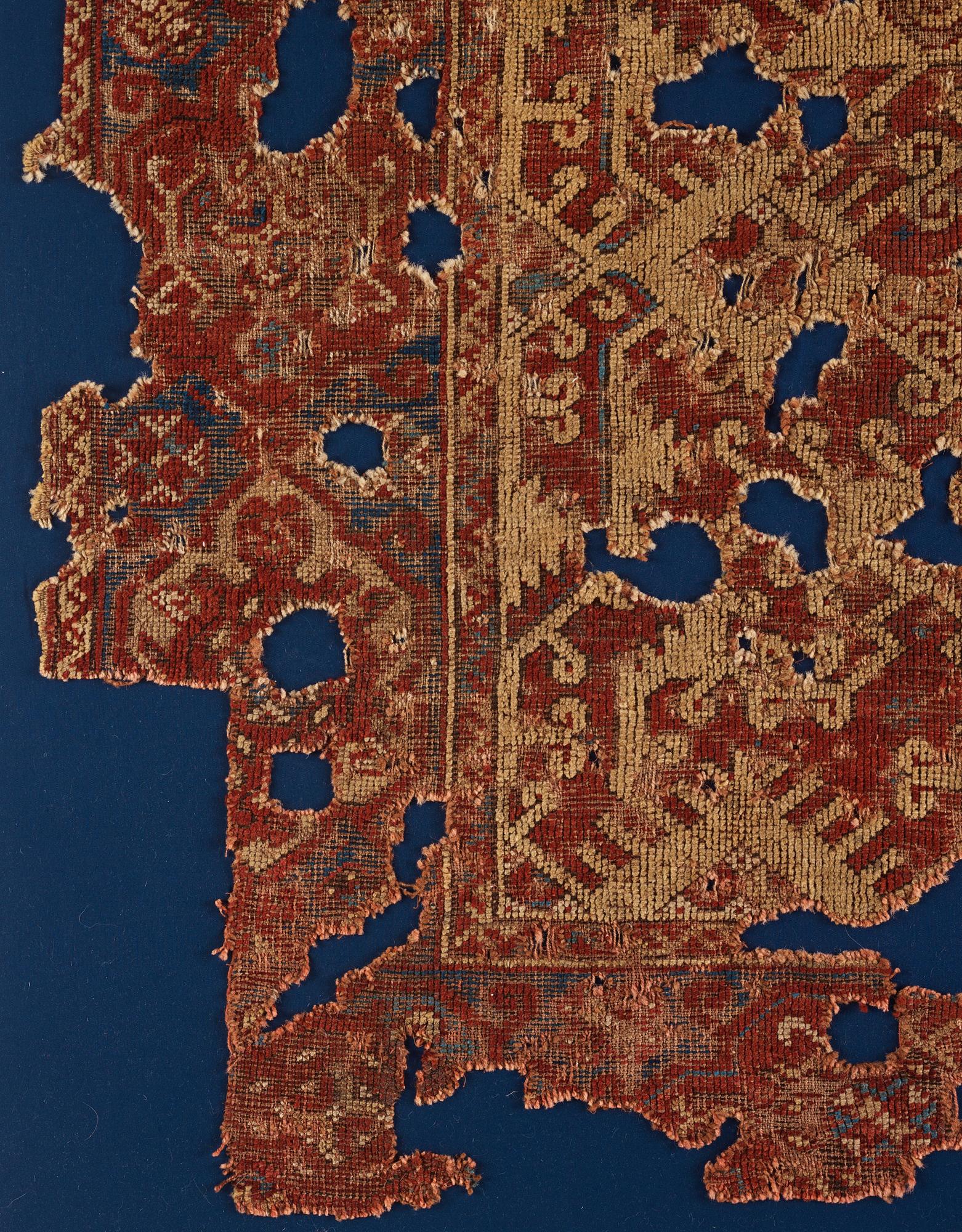 Mattfragment, antik, Västanatolisk "Lotto", 1600-tal, ca 142 x 115 cm (inklusive ram 155 x 124 cm).