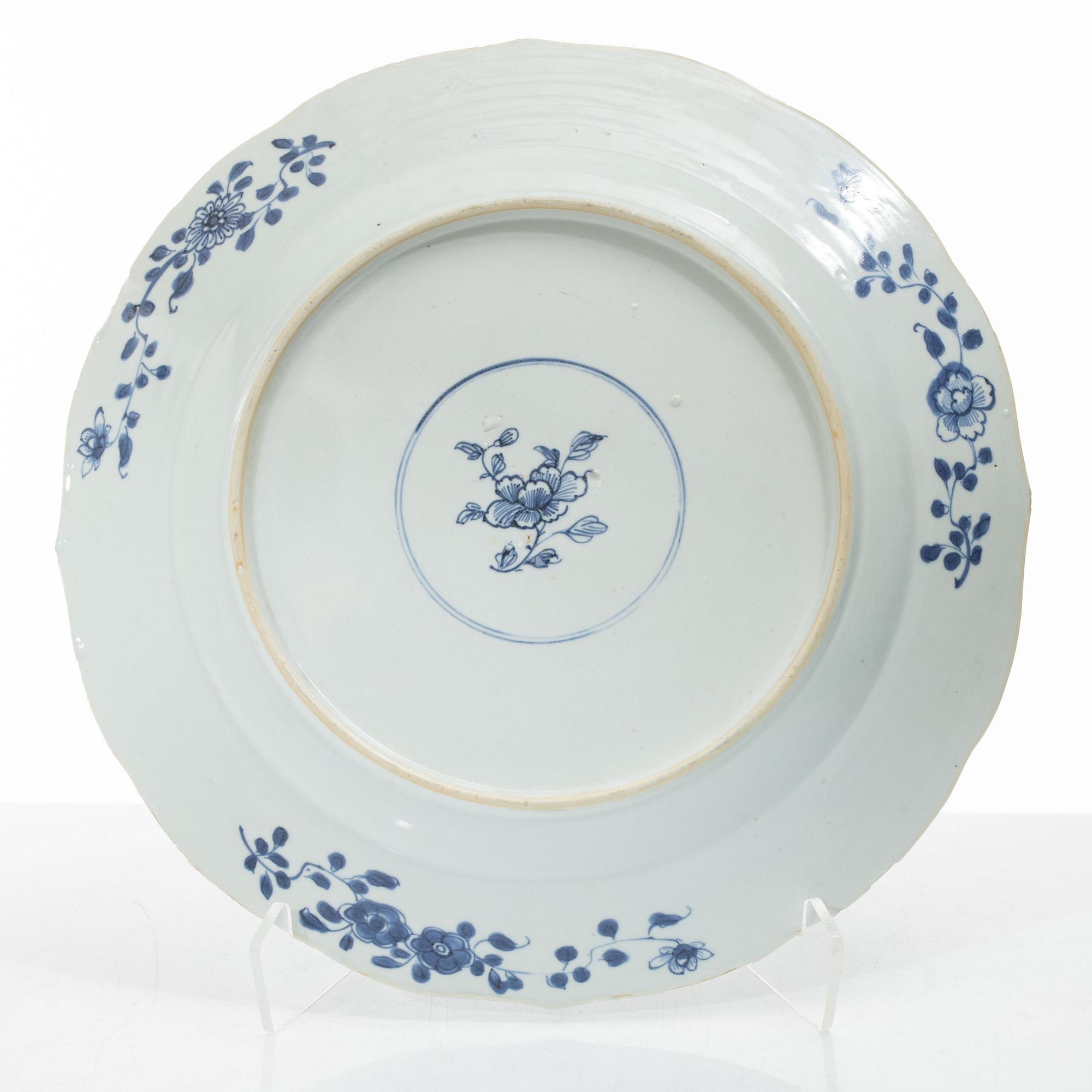 Two Chinese blue and white export porcelain dishes, Qing dynasty, Qianlong (1736-95).