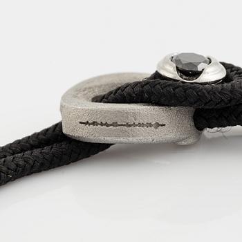 Håkan Orrling, Non Violence, bracelet with black diamond.
