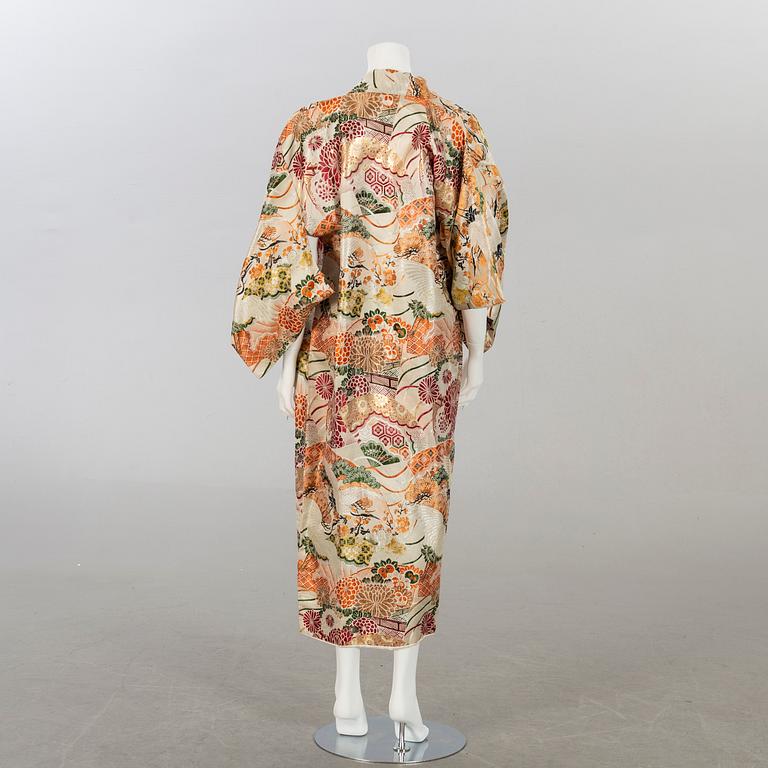 A Japanese 20th century silk brocade kimono.