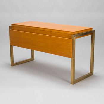 Kirjoituspöytä, tilaustyö, suunnittelu  Arkkitehtitoimisto Veikko Voutilainen 1965.