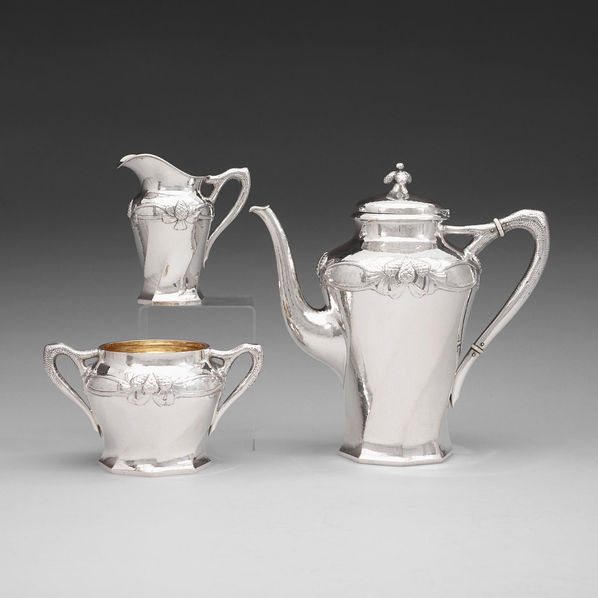 C.G. HALLBERG, kaffeservis, tre delar, Stockholm 1916, jugend.