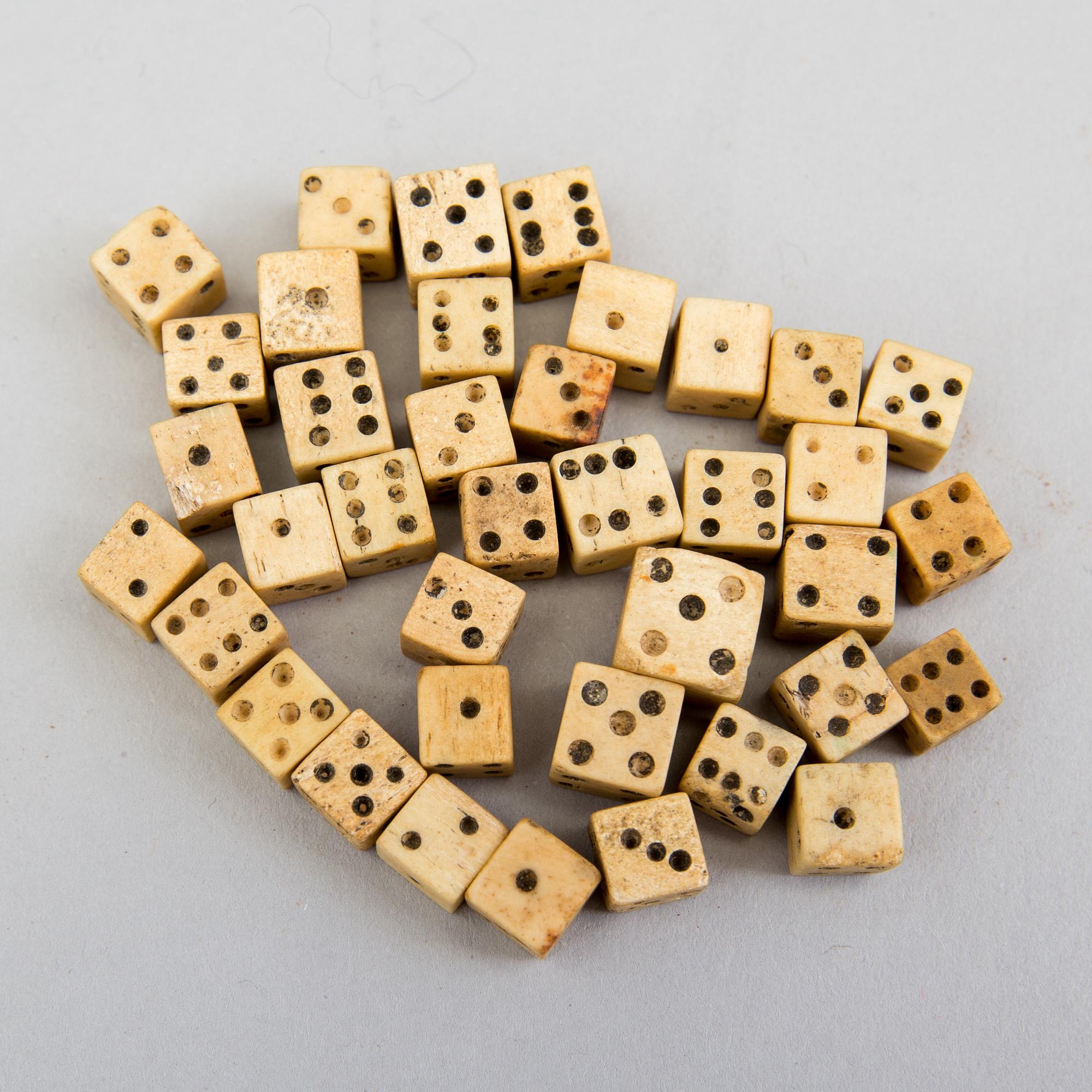 38 BONE MINIATURE DICE, 19th century.