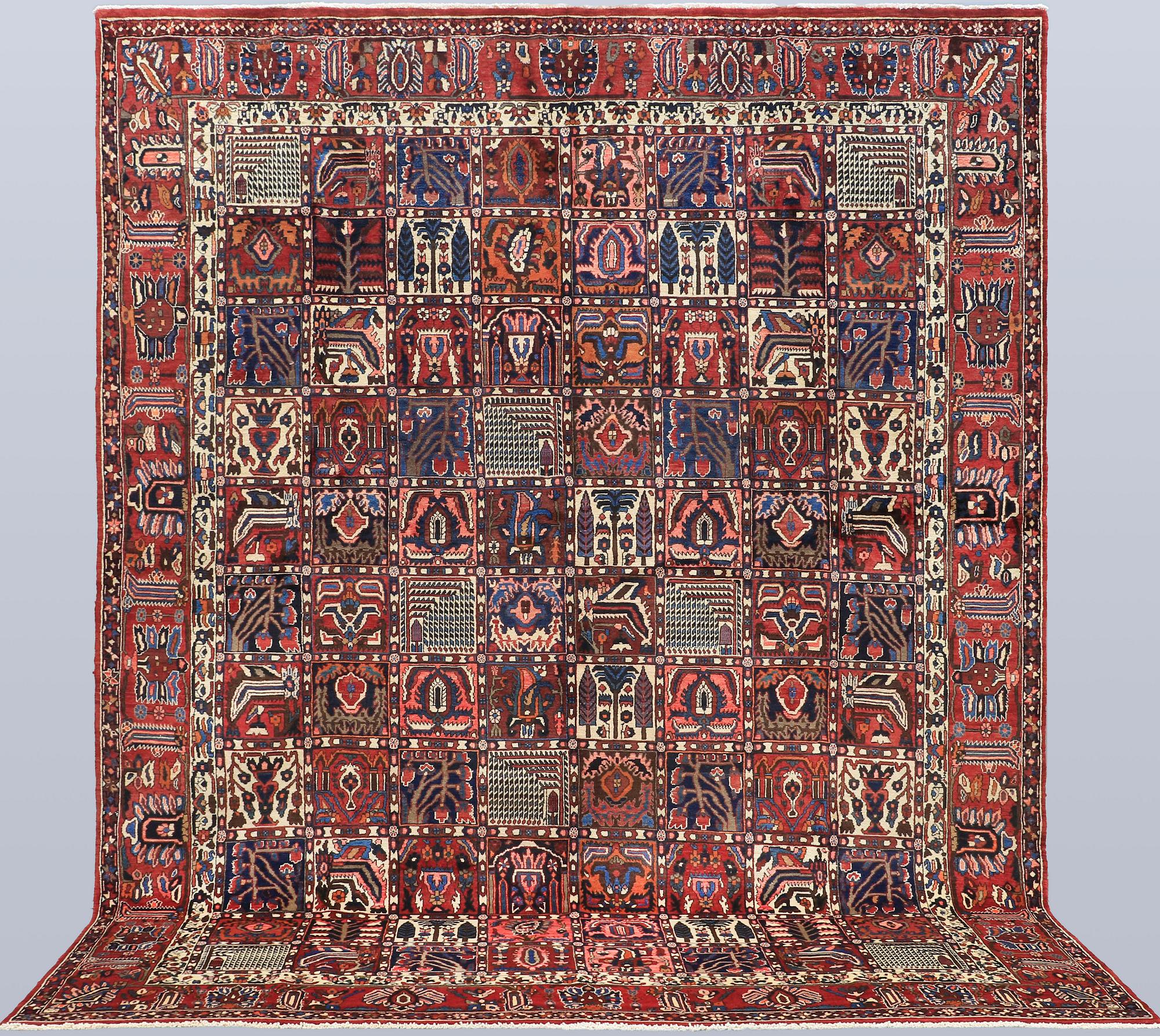 A Baktiari carpet, approx. 410 x 312 cm.