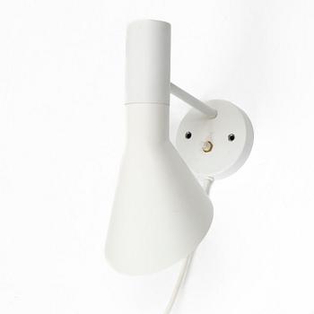 Arne Jacobsen, vägglampa, "AJ", Louis Poulsen.