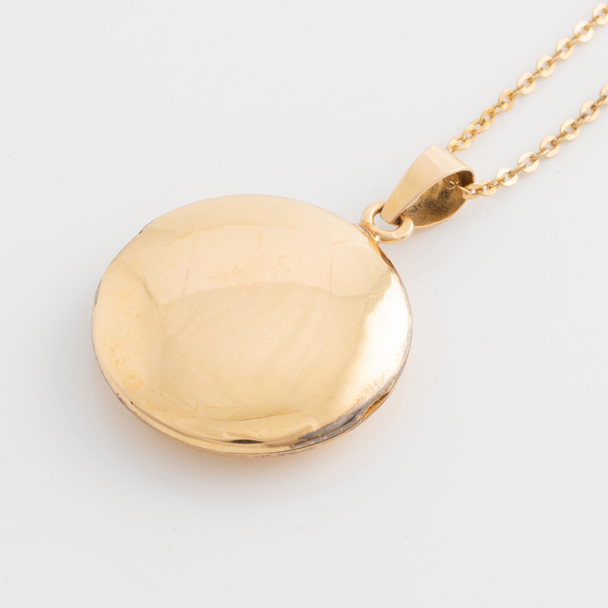 Chain with medallion, 18K gold,