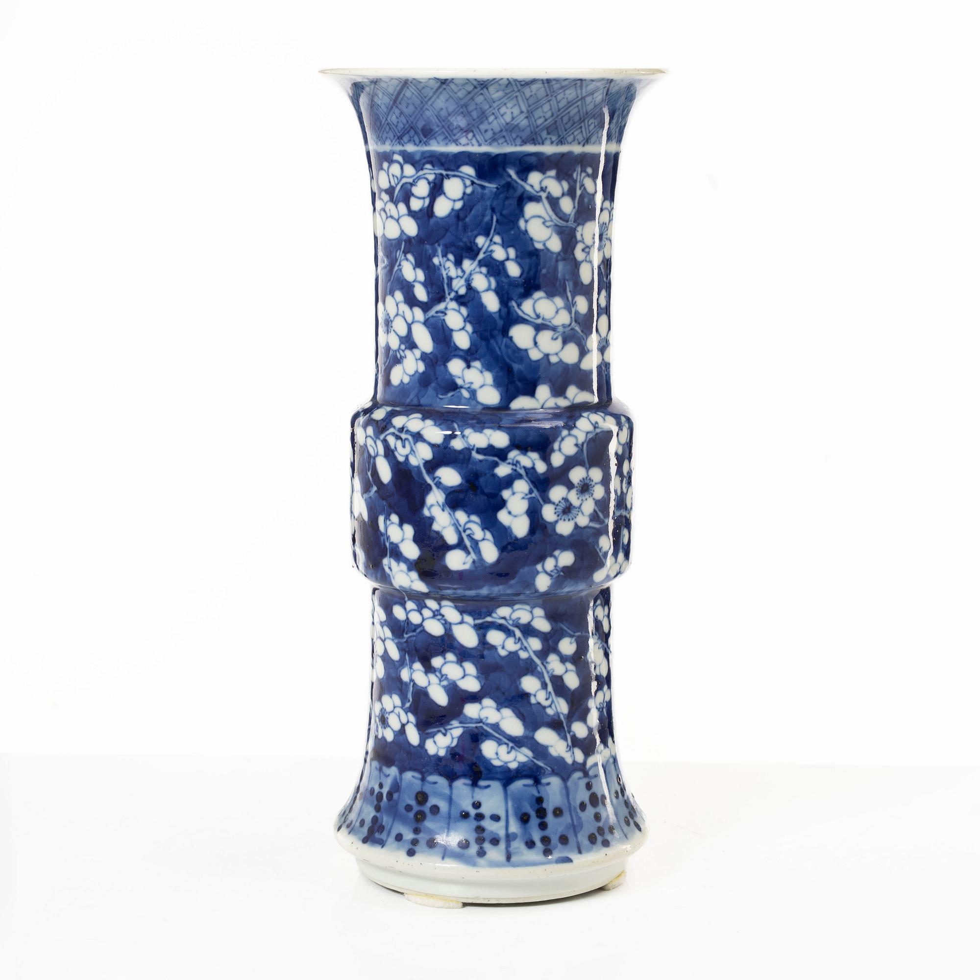 Vas, porslin, Kina, sen Qingdynasti/omkring 1900.