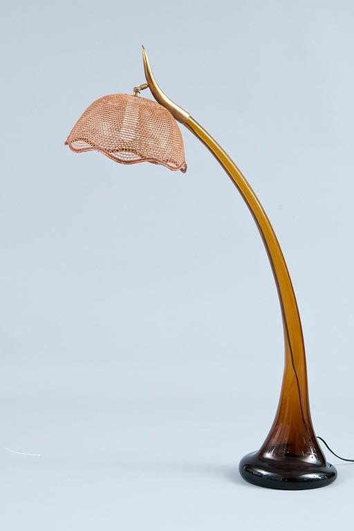 GOLVLAMPA, glas samt mässing, Karhulan Lasitehdas 1920/1930-tal.