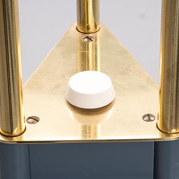 GOLVLAMPA, Valaisinpaja, modell 2033-1.