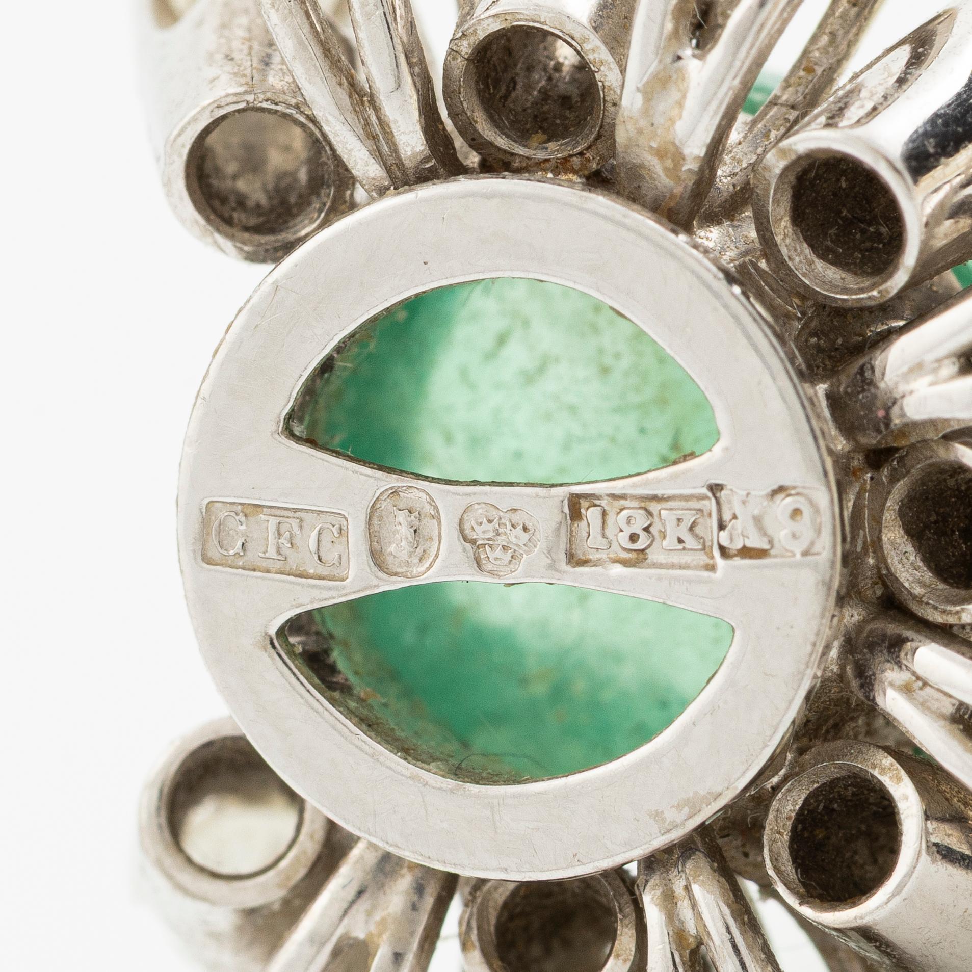 Collier odlade pärlor med två lås.