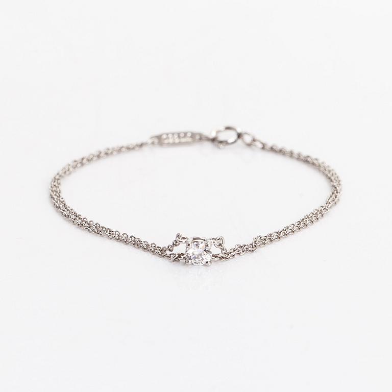 Tiffany & Co, rannekoru, platinaa ja briljanttihiottu timantti.
