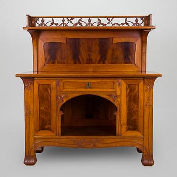 Karl Tirén, An Art Nouveau mahogany cabinet by A.B Naeslunds Möbelfabrik, Umeå, Sweden, approx. 1901.