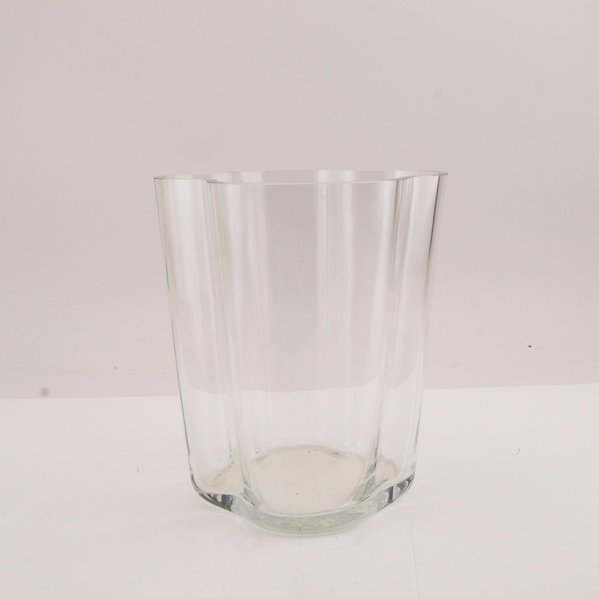 Alvar Aalto,  vas modell nr 3032 signerad.