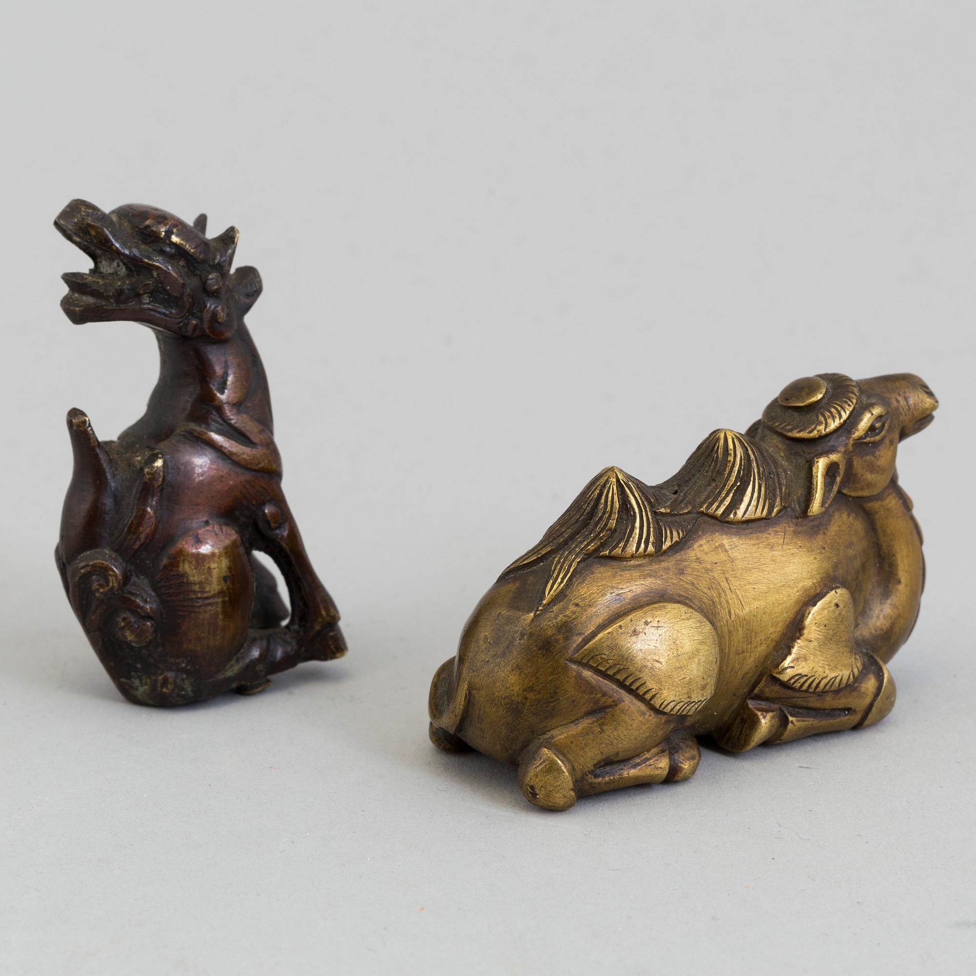 Two bronze pen rests, Qing dynasty, 18th Century.