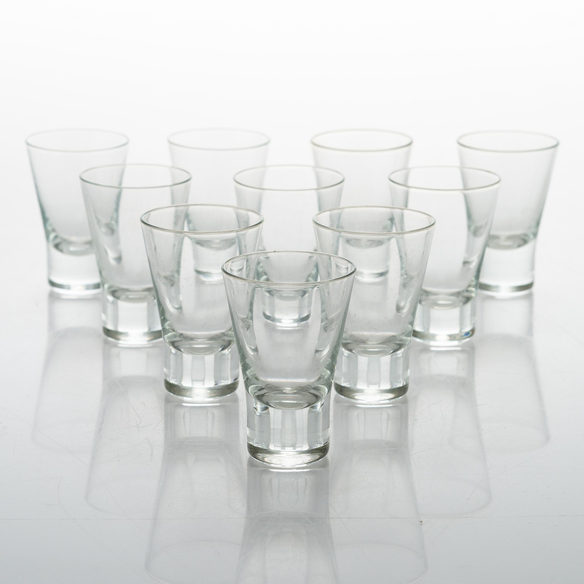 GÖRAN HONGELL, A glass table ware set of 16 pcs for Iittala, model "Aarne", designed in 1949.