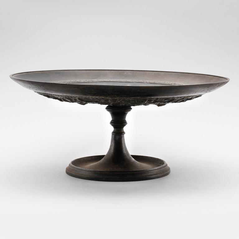 TAZZA, järn, renässansstil, möjligen Berlin, 1800-talets första hälft.