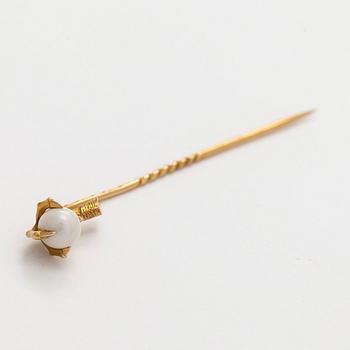Tie pin, pearl, 18K gold, Finska Guldsmeds Ab, Helsinki 1912.