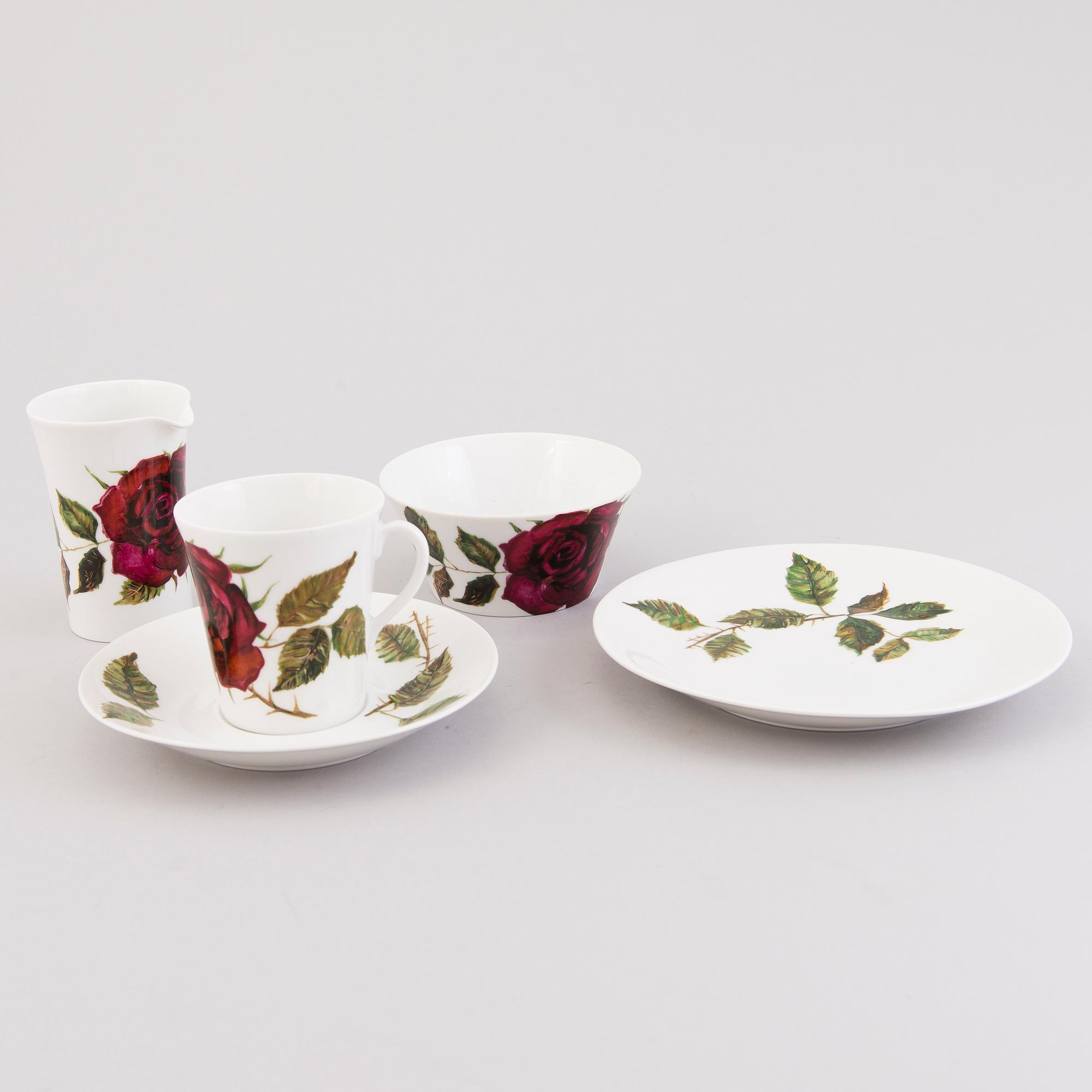 A 22(+1)-piece porcelain coffee set,  "Ruusu" (Rose), Anneli Qveflander & Ulla Procopé. In produktion 1957-1969.