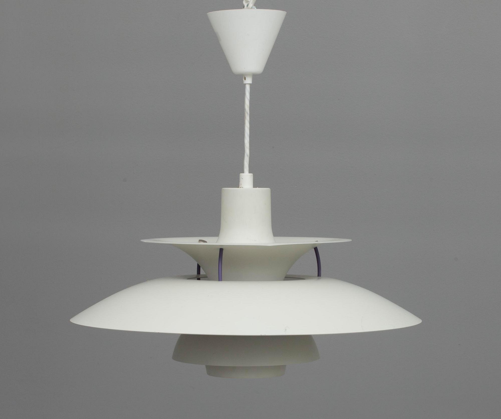 TAKLAMPA, "PH5", Poul Henningsen för Louis Poulsen, Danmark.