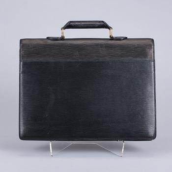 PORTFÖLJ, "Serviette conseiller ambassadeure Epi", Louis Vuitton.