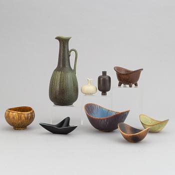 Gunnar Nylund, a set of six stoneware bowls, two miniature vases and a vase for Rörstrand.