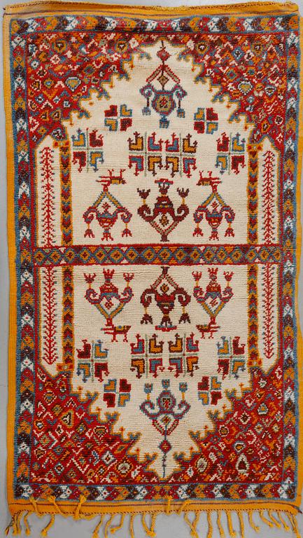 MATTA, troligen Nordafrika, 1900-talets senare del, 195 x 112 cm.