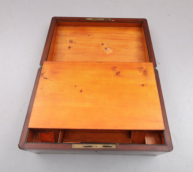 SKRIVSCHATULL, England, 1800-talets andra hälft.