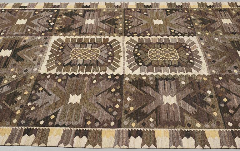 Barbro Nilsson, A carpet, "Nejlikan gråsvart", flat weave, ca 273,5 x 213,5-219,5 cm, signed AB MMF BN.