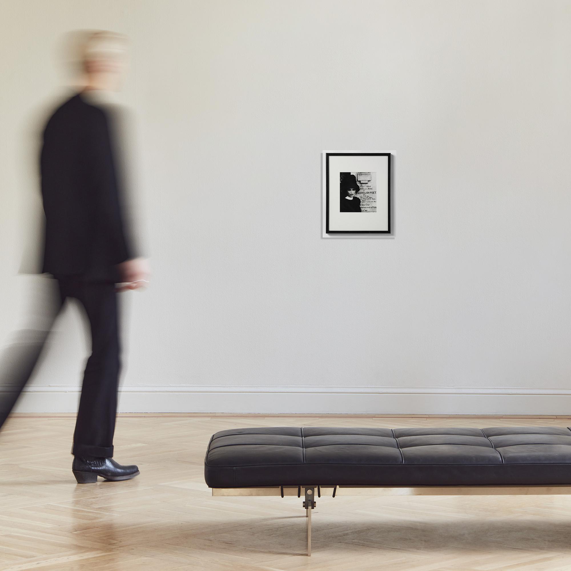 William Klein, "Dorothy at Keat's grave, Rome", 1962.