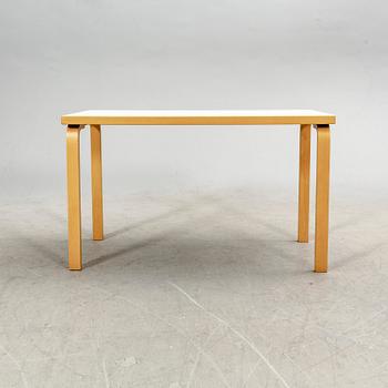 Alvar Aalto, bord modellnr 80A Finland 2000-tal.