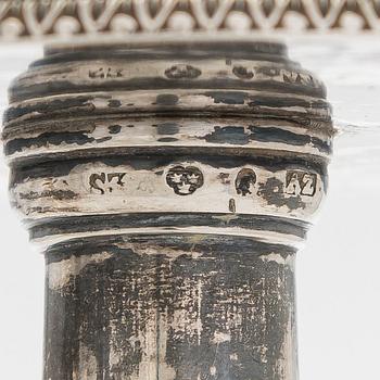 Pehr och Adolf Zethelius, kandelabrar, ett par, silver, Stockholm 1797 och 1824. Empire.