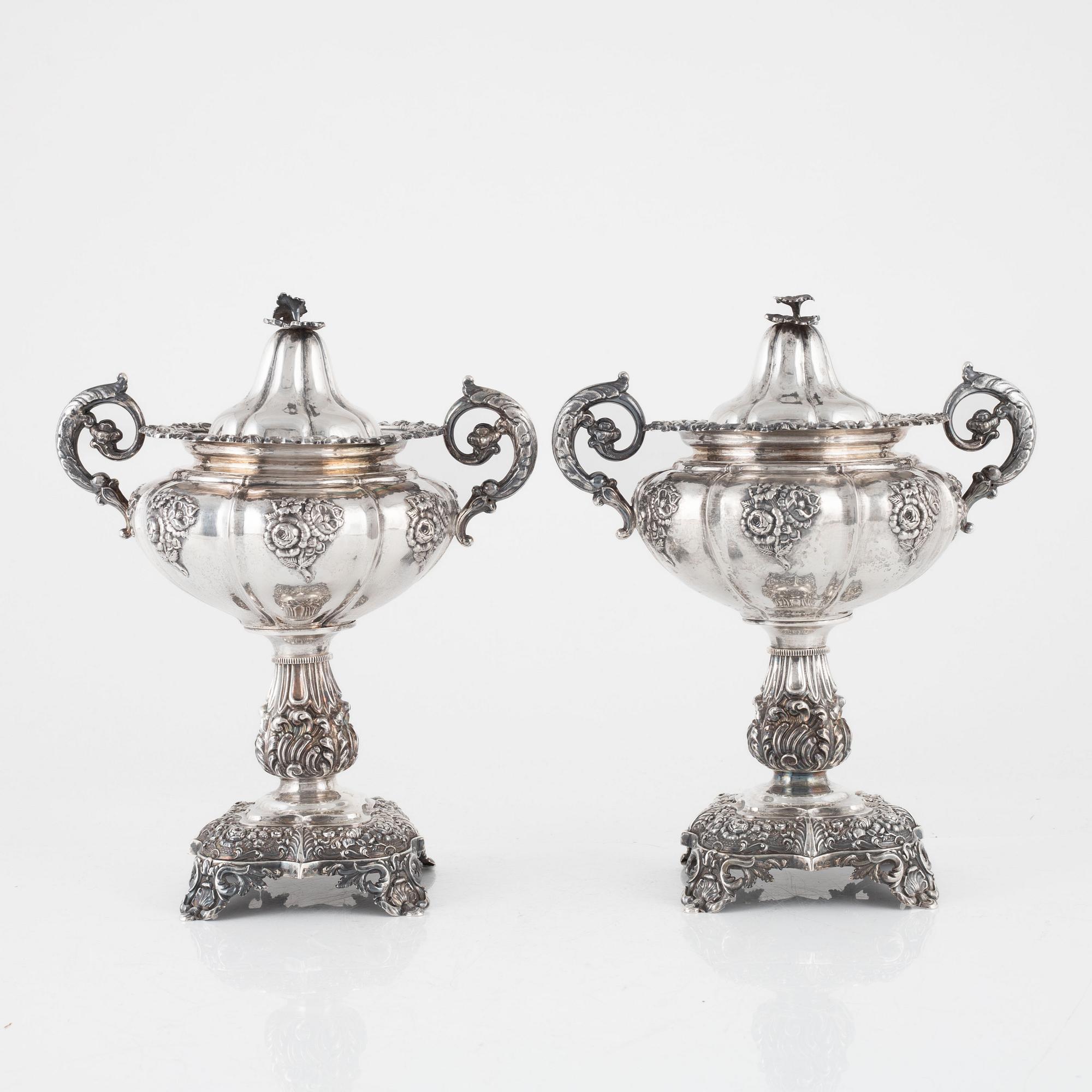 Fredrik & Wilhelm Zethelius, a pair of silver sugar bowls, Neo-Rococo, Stockholm, Sweden, 1840.