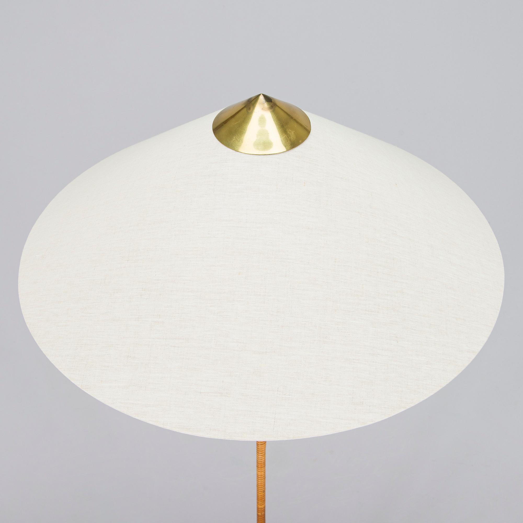 Paavo Tynell, A mid-20th Century floor lamp model 9602 for Taito, Finland.