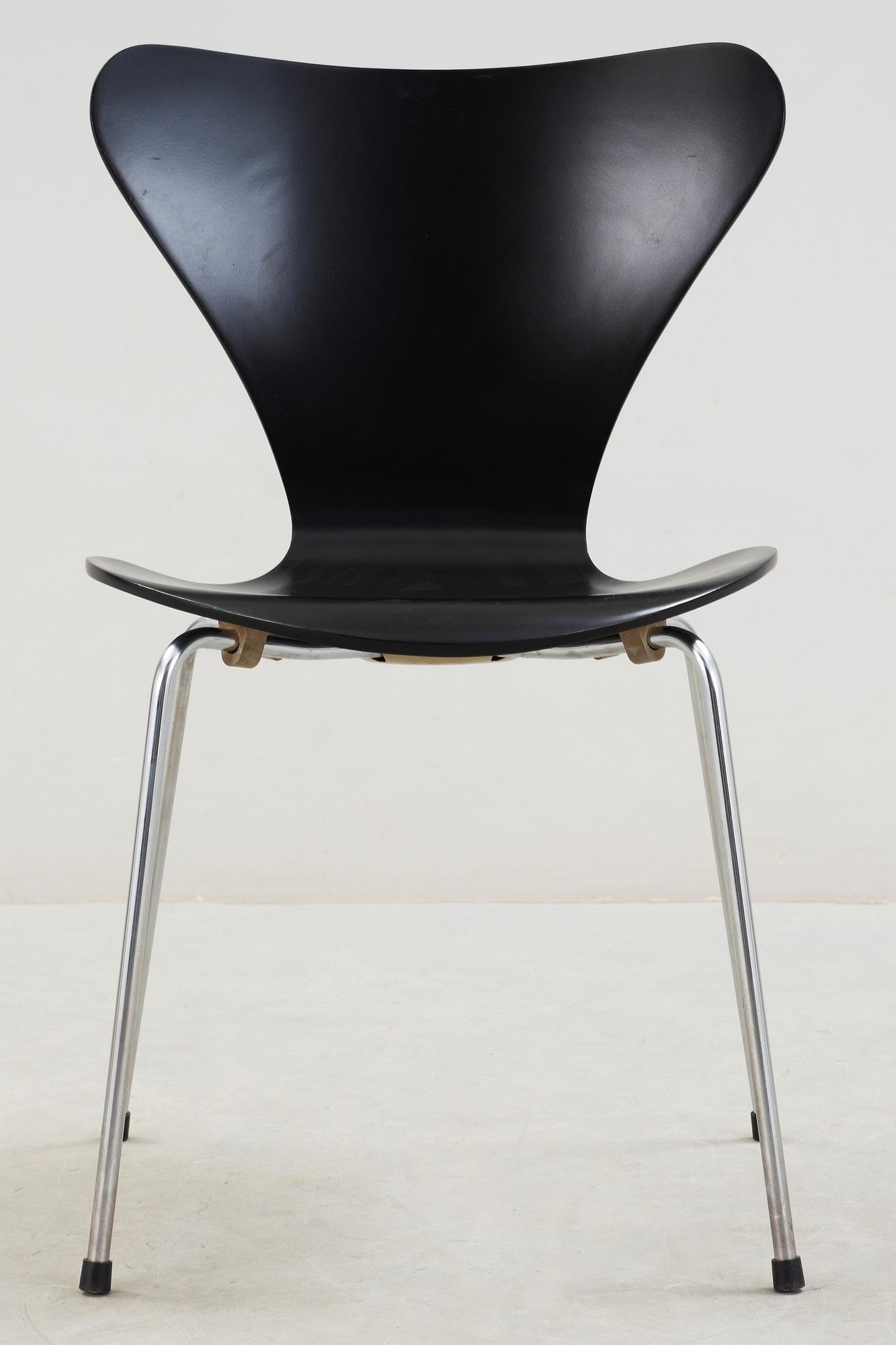 STOL, "Sjuan", Arne Jacobsen, Fritz Hansen, formgiven 1955.