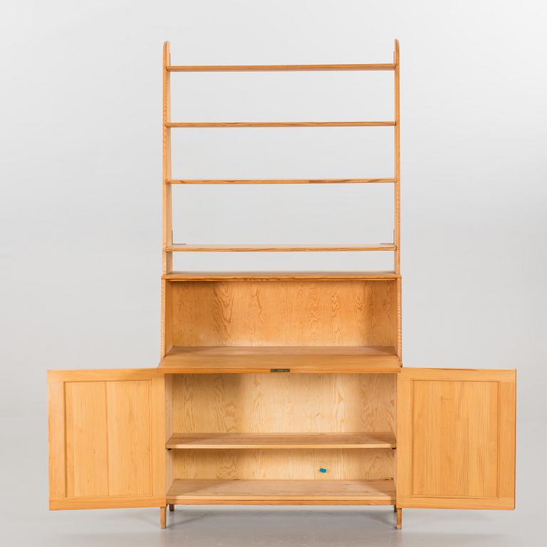 SEKRETÄR samt HYLLA, "Vardags", Carl Malmsten. Modellen formgiven 1944.