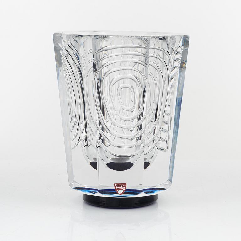 Jan Johansson, a glass vase, Orrefors Gallery, 9/40, 1990.