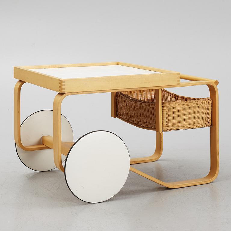 Alvar Aalto, serveringsvagn/tevagn modell 900, Artek, Finland.