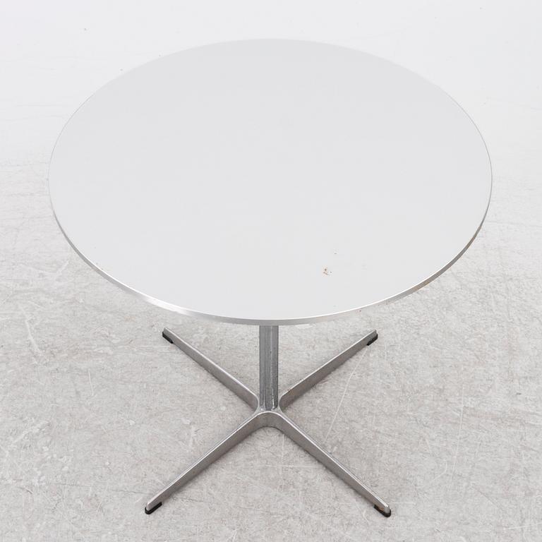 Arne Jacobsen, A coffee table, by Fritz Hansen, dated 2000.