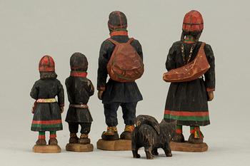 TORBORG LINDBERG-KARLSSON, figurer, 5 st, skuret trä, monogramsignerade. 1940-talets slut.