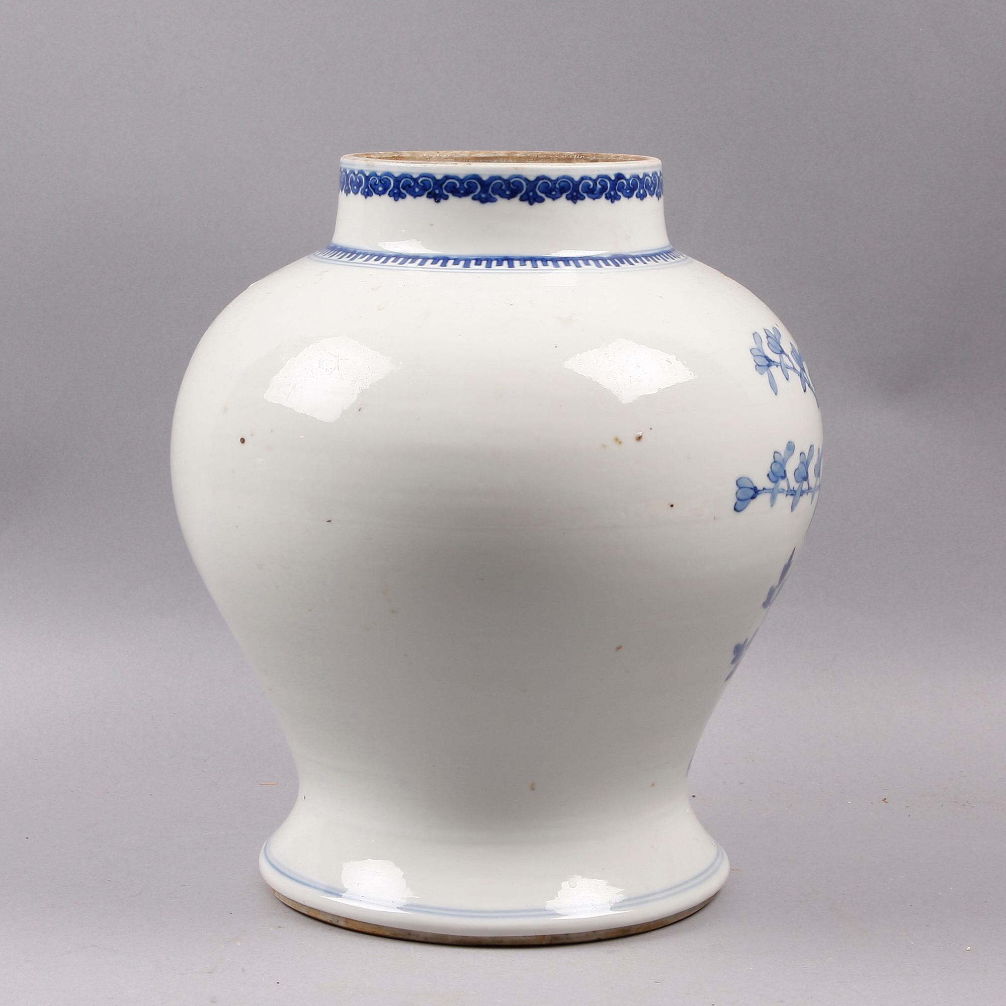 URNA, porslin, Kina, 1700/1800-tal.