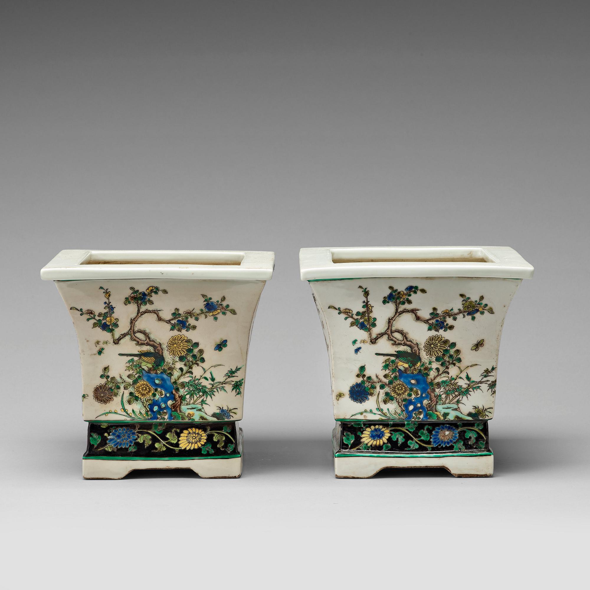 Two famille verte flower pots, late Qing dynasty, circa 1900.