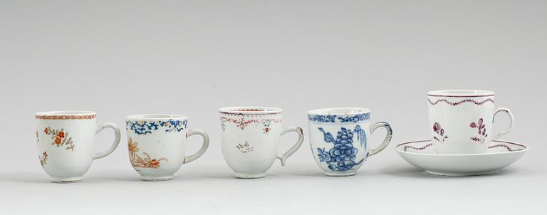 KOPPAR, 5 st, porslin, Kina, bl a Qianlong 1736-1795.