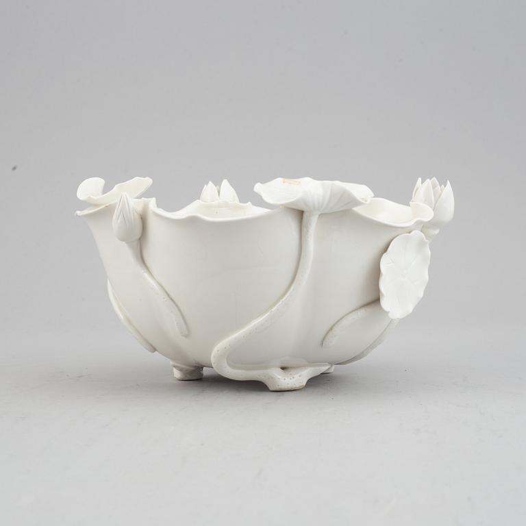 A blanc de chine bowl, China, 20th Century.