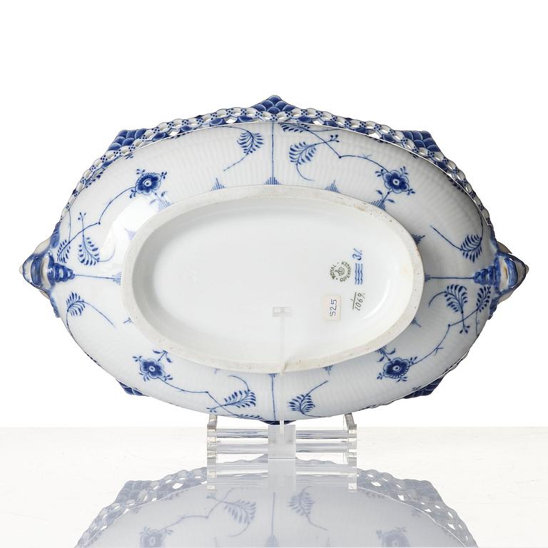 Jardinjär, porslin. Royal Copenhagen, 'Muselmalet helblond', Danmark, 1898-1923.