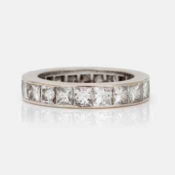 An eternity diamond ring. Quality circa G-H/VS-SI, circa 2.00 cts in total.